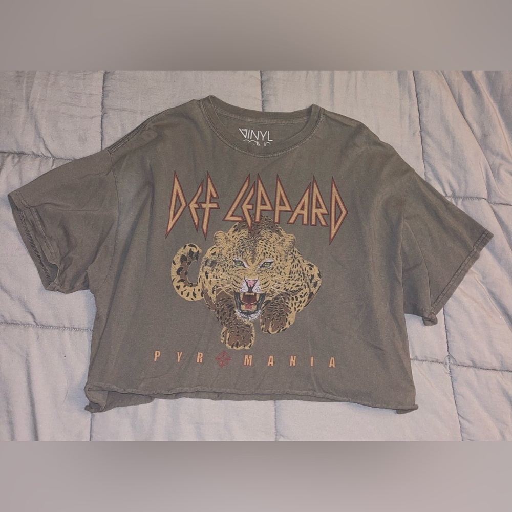 Women’s Cropped Short Sleeve T-shirt